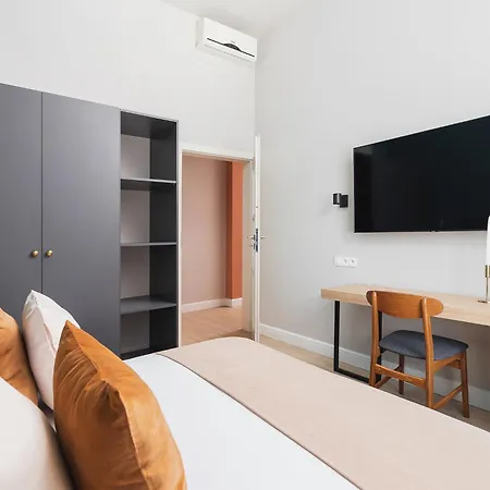 Valo - 2-Bedroom Ap For 6 - Parking - Main Square شقة