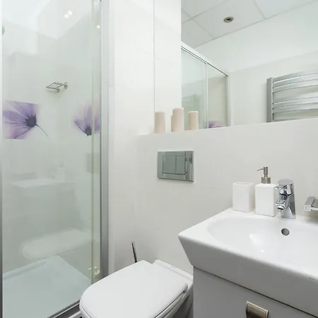 Main Square - With 2 Bedrooms Appartement *