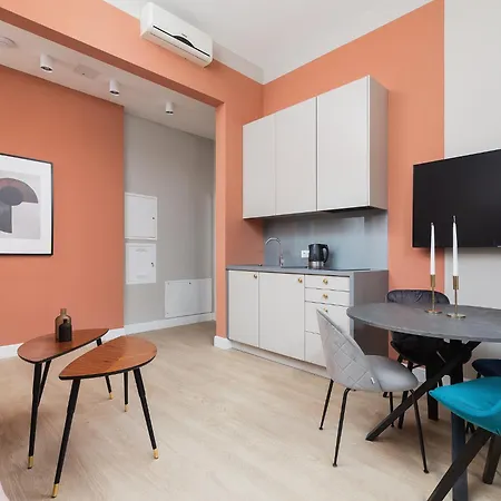 شقة Valo - 2-Bedroom Ap For 6 - Parking - Main Square كراكوفيا