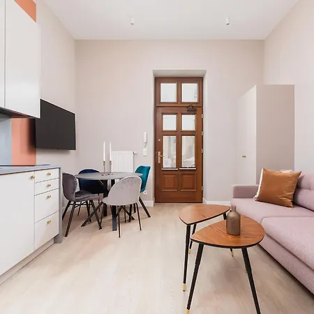 Valo - 2-Bedroom Ap For 6 - Parking - Main Square